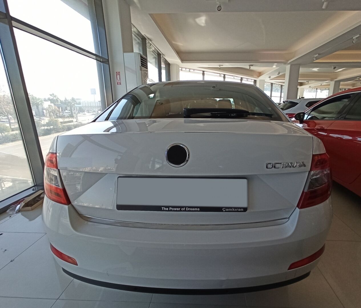 OCTAVIA 2015-2019 IÇIN UYUMLU BAGAJ ÇITASI KROM