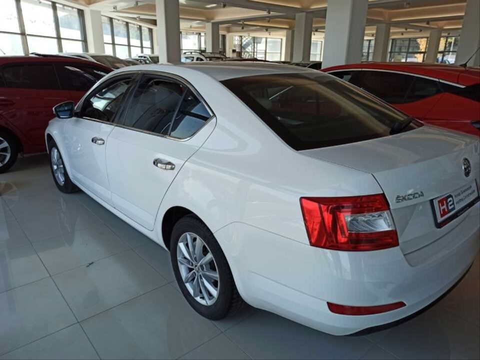 OCTAVIA 2013-2019 IÇIN UYUMLU CAM ÇITASI NIKELAJ