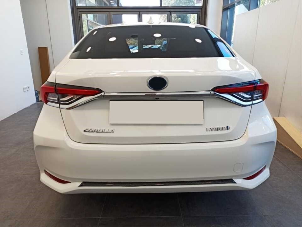 COROLLA 2019+ IÇIN UYUMLU ARKA TAMPON ALT ÇITASI KARBON