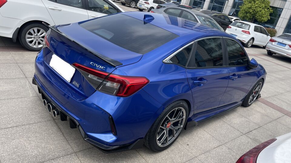 CIVIC 2022+ İÇİN TYPE-R BODY KIT