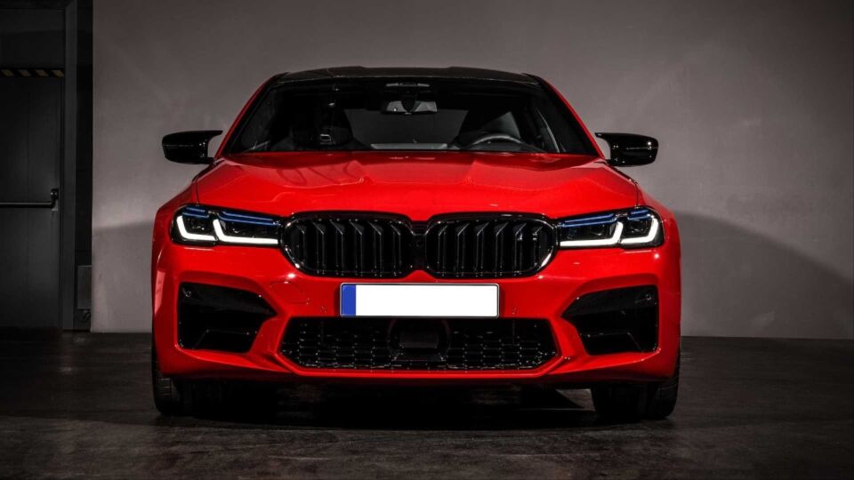 5 SERISI G30  2020+ IÇIN UYUMLU M5 GÖRÜNÜM ÇIFT ÇIZGI BÖBREK (MAKYAJLI  KASA)