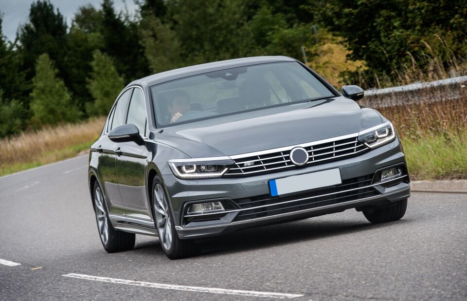 PASSAT B8 2015-2018 UYUMLU  RLINE ON PANJUR