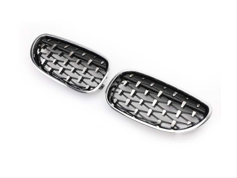 5 SERISI E60 2004-2009 IÇIN UYUMLU DIAMOND PANJUR (BÖBREK) KROM ÇERÇEVE