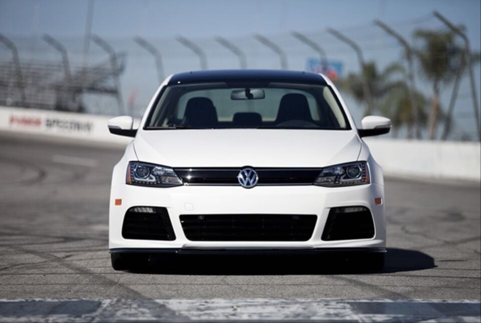 JETTA 2012-2015 İÇİN ''R'' ÖN TAMPON+PANJUR