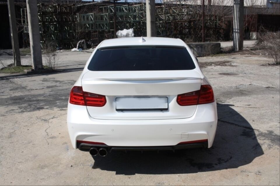 3 SERISI F30 2012-2018 IÇIN UYUMLU M DIFUZOR SOL TEK ÇIKIS KALIN - PIANO BLACK