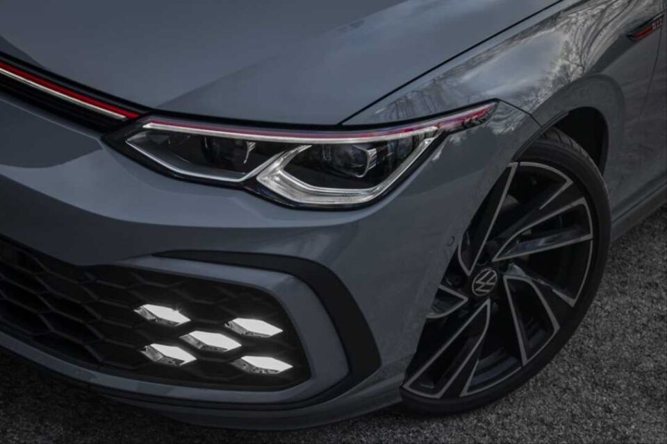 GOLF 8 IÇIN UYUMLU GTI ON TAMPON VE PANJUR SETI