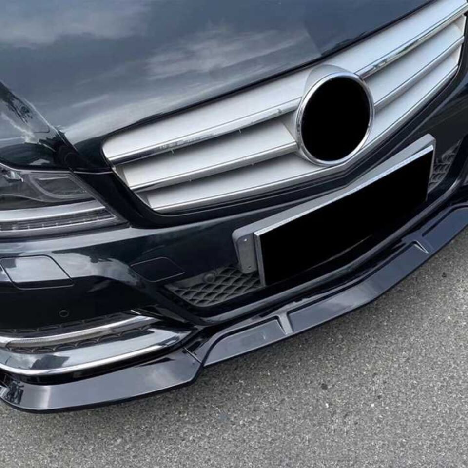 W204 2007-2014 C SERISI IÇIN  ÖN LIP BRS  - PIANO BLACK (PARLAK SIYAH) (AMG İÇİN)