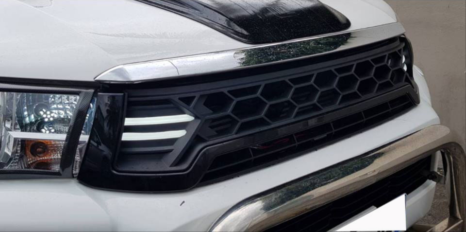 HILUX REVO 2016+ IÇIN UYUMLU LEDLI PANJUR - SIYAH
