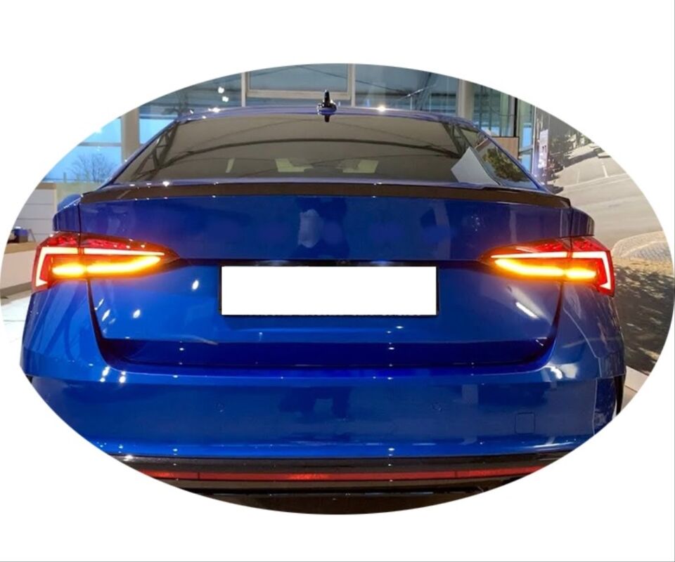 OCTAVIA 2020-2024 HYBRID SPOILER (PIANO BLACK)
