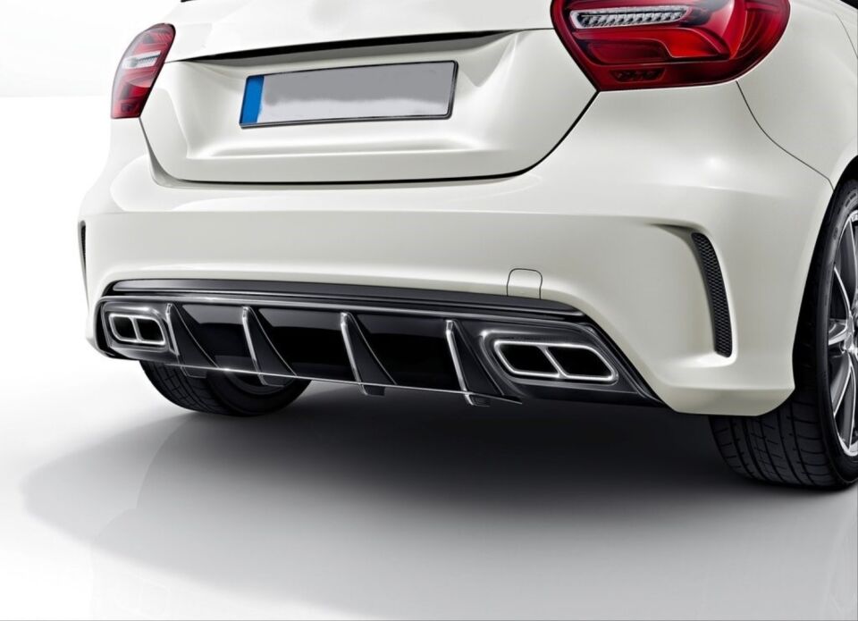 W176 12-15  A45 DIFUZOR  & EGZOZ SETI  (PARLAK SIYAH) - SILVER EGZOZ ILE (AMG PAKET İÇİN )