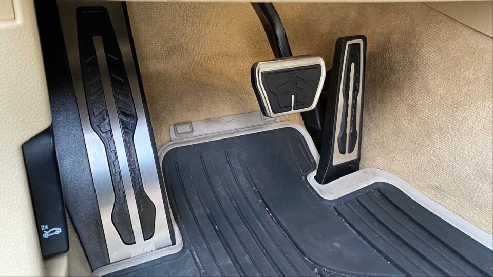 1 SERISI / 3 SERISI IÇIN UYUMLU  'M' PEDAL KAPLAMA SETI 3 PARÇA
