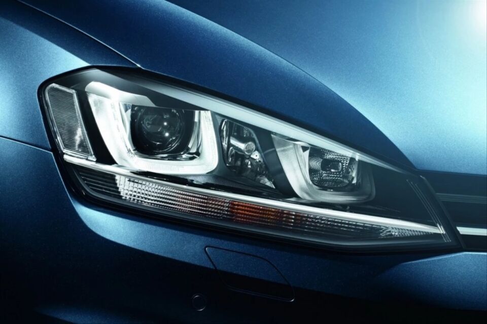 GOLF 7 IÇIN UYUMLU U LED FAR SILVER HARAKETLI SINYAL -(FULL LED-ÇİFT U)