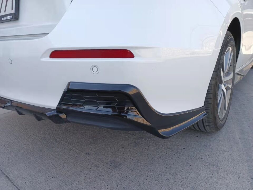 CIVIC FE1 2022 IÇIN UYUMLU  ARKA FLAP TAKIMI - PIANO BLACK