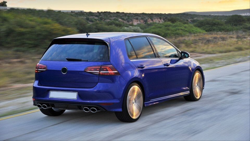 GOLF 7 İÇİN  R  BODY KIT