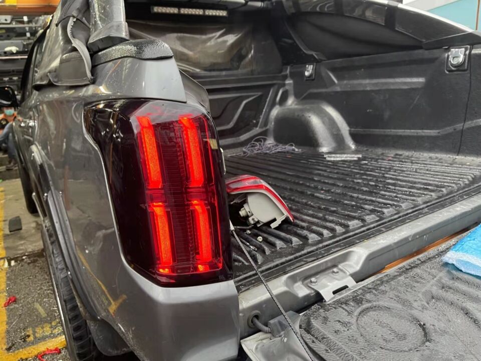 L200 2015-2018 IÇIN UYUMLU  LED STOP (ÇIFT ÇIZGI)