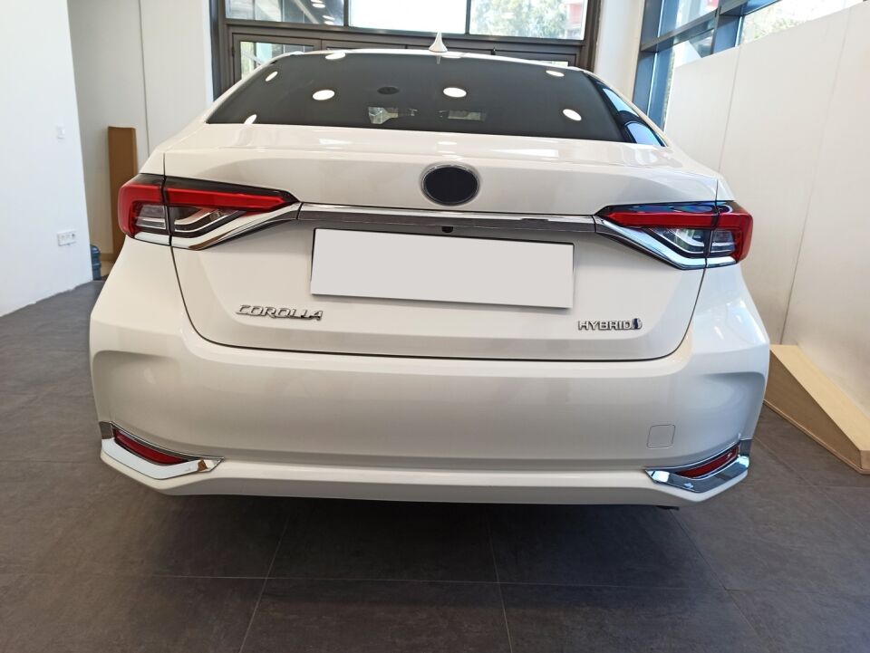 COROLLA 2019+ IÇIN UYUMLU ARKA SIS KASI NIKELAJ