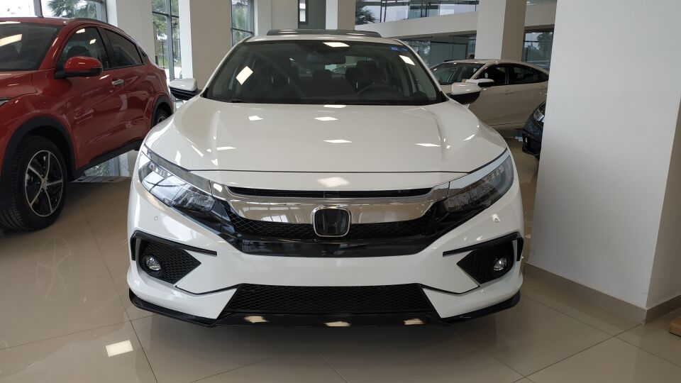 CIVIC CONCEPT MODEL ÖN TAMPON EK PIANO BLACK DETAYLI