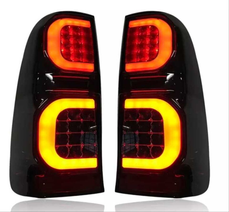 HILUX VIGO (2012-2015) IÇIN UYUMLU SMOKE LED STOP - DIZAYN B