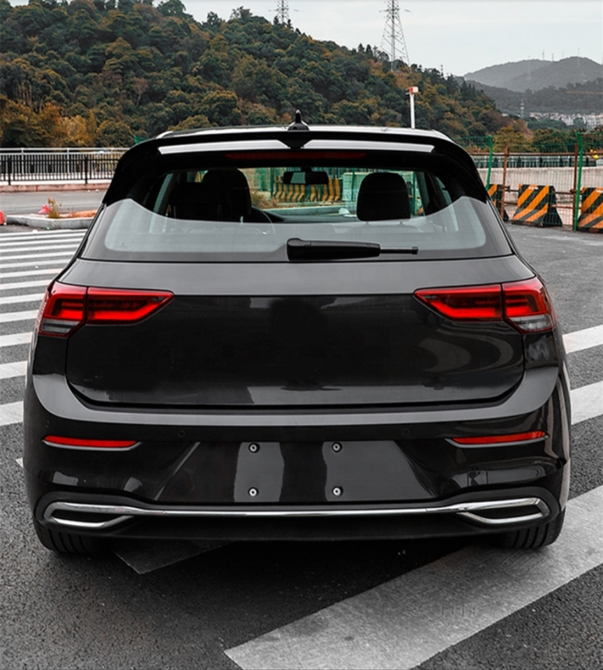 GOLF 8 IÇIN UYUMLU SPOILER   - PIANO BLACK (PARLAK SIYAH)