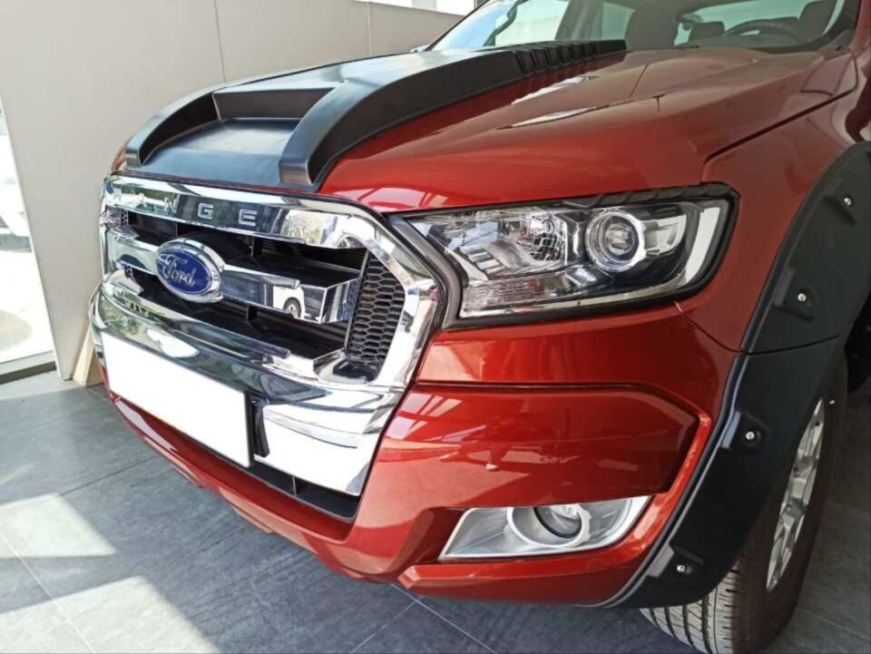 FORD RANGER 2015-2020 FAR ÇERÇEVESI KAPLAMA SIYAH