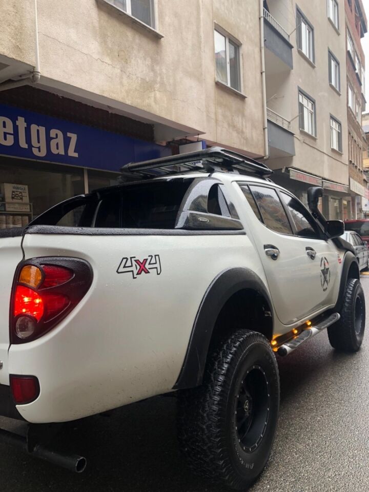 2008 -2014 MITSUBISHI L200 UYUMLU  STOP CERCEVE KAPLAMA SIYAH