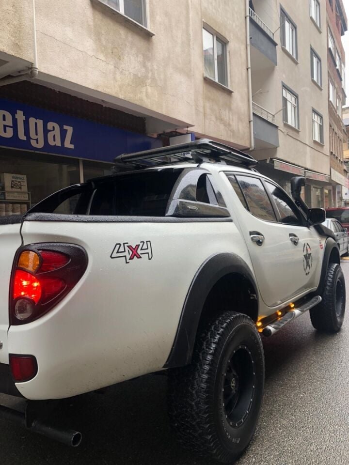 2008 -2014 MITSUBISHI L200 UYUMLU  STOP CERCEVE KAPLAMA SIYAH