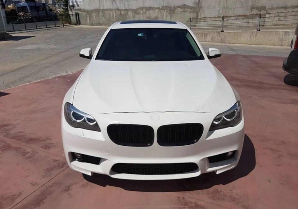 5 SERISI F10 2010-2017 İÇİN UYUMLU M5 GÖRÜNÜM BODY KIT SIS YUVALI