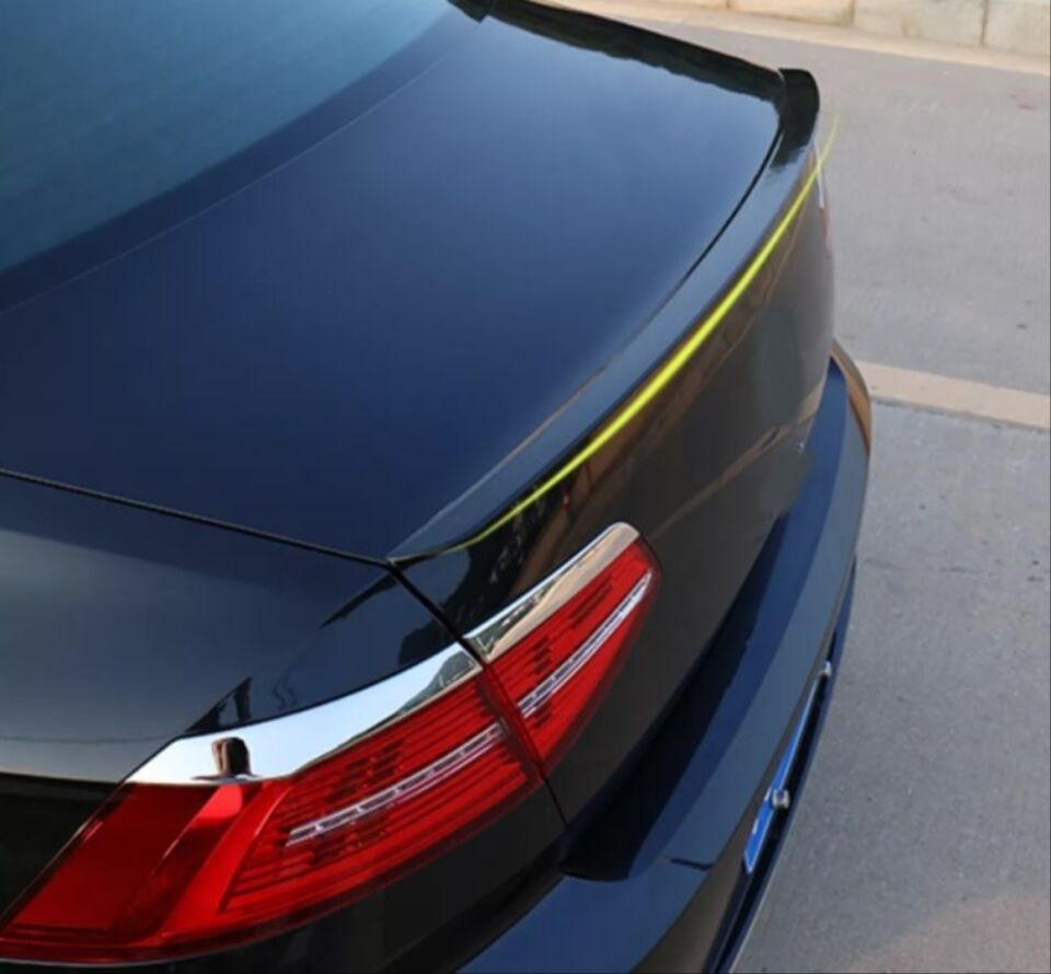 PASSAT B8 2015+ IÇIN UYUMLU ANATOMIK SPOILER (BOYASIZ)