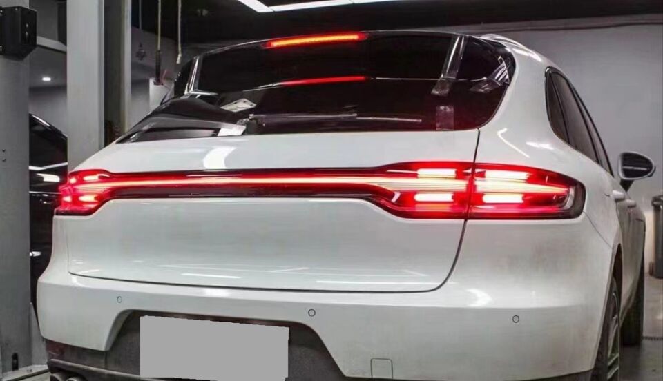 MACAN 2014-2018IÇIN UYUMLU BAGAJ KAPAGI VE LED STOP  2018  + GÖRÜNÜM FACELIFT -   KIRMIZI