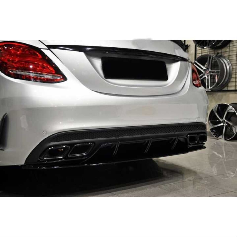 W205 C SERISI IÇIN C63 SIYAH DIFÜZÖR & EGZOZ SETI (AMG SEDAN)  - SIYAH EGZOZ ILE