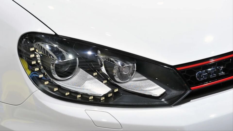 GOLF 6 R20 LED FAR