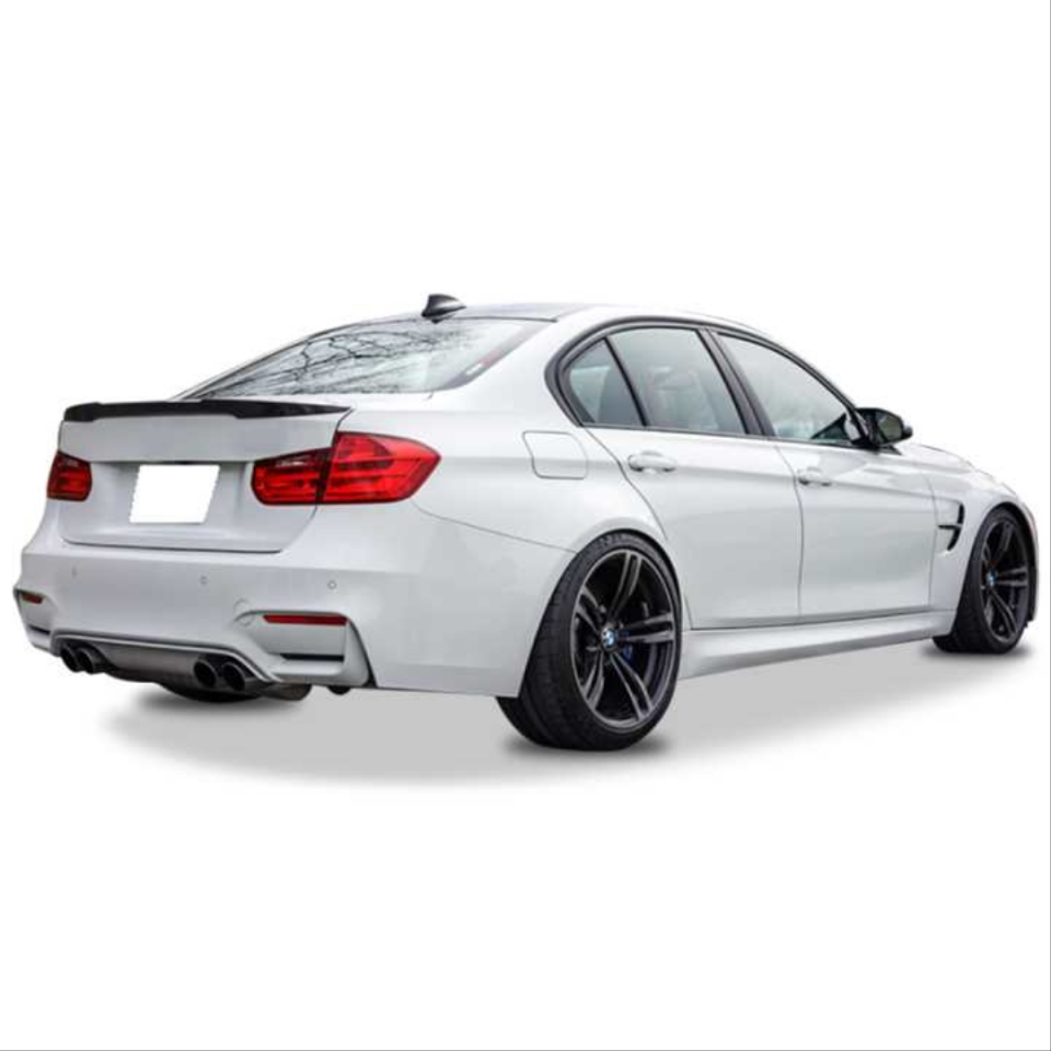 3 SERISI F30 3/S IÇIN UYUMLU M4 GORUNUM SPOILER (PIANO BLACK)