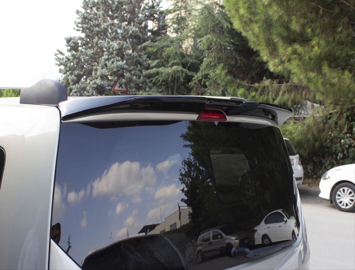 TOURNEO COURIER IÇIN UYUMLU 2014-2018 SPOILER ABARTH (BOYASIZ)