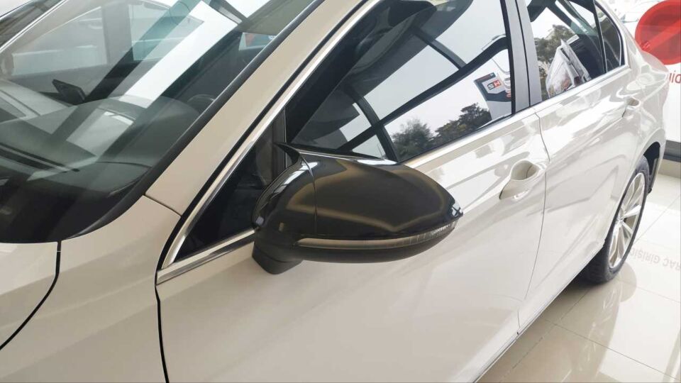 PASSAT 2015+ IÇIN UYUMLU B8 AYNA KAPAGI