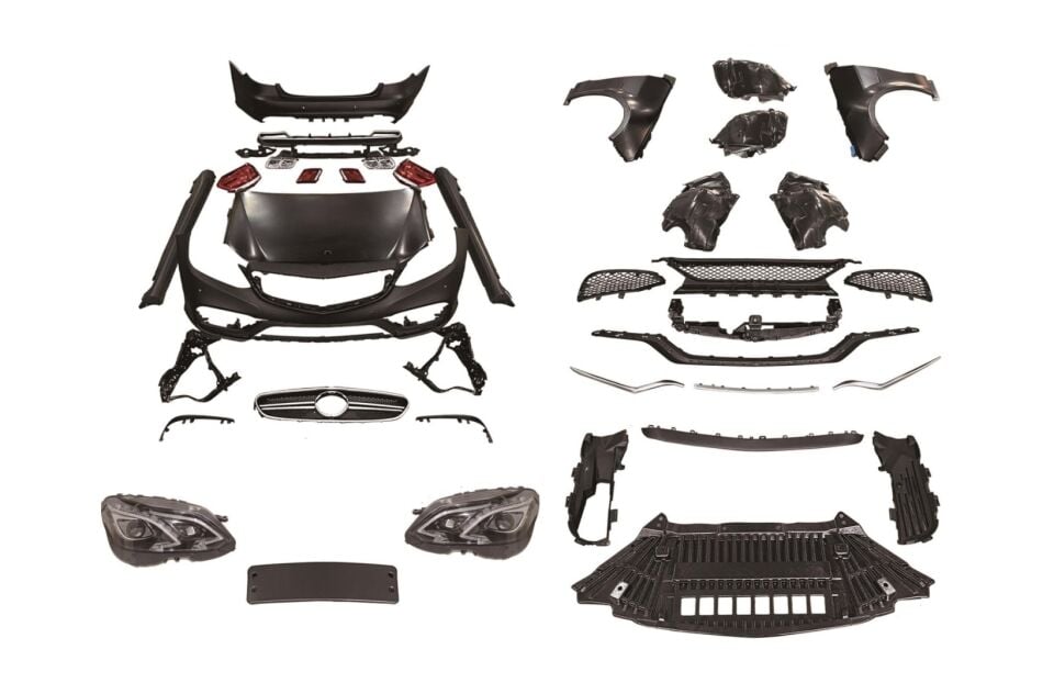 W212 IÇIN UYUMLU MAKYAJLI E63E ÇEVIRME FACELIFT BODY KIT (FAR-STOP-KAPUT VE ÇAMURLUK DAHIL)