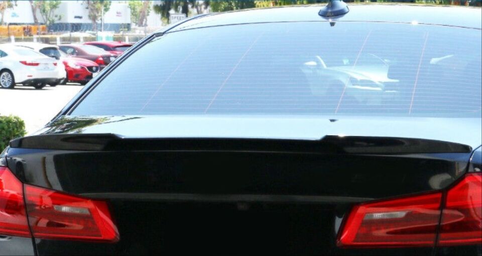 5 SERISI G30 IÇIN UYUMLU M4 GORUNUM SPOILER  - PIANO BLACK (PARLAK SIYAH)