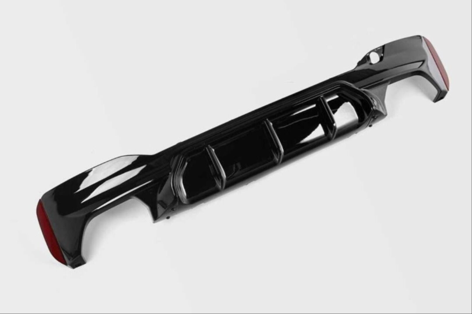 5 SERISI G30 (17-23) IÇIN UYUMLU   M5 GÖRÜNÜM DIFÜZÖR (PIANO BLACK)