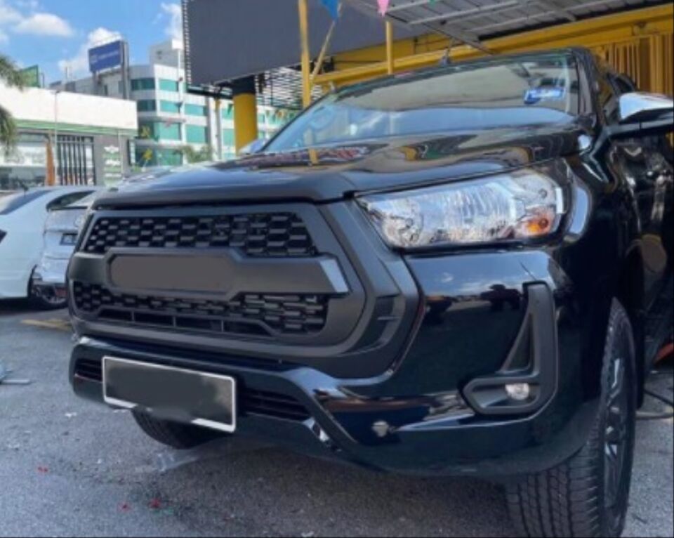 HILUX 2021+ IÇIN UYUMLU PANJUR (SILVER YAZI ILE)