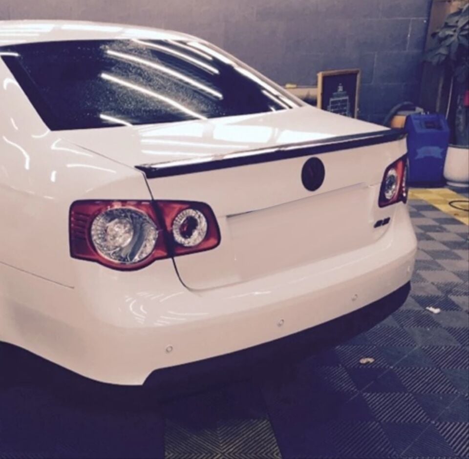 JETTA 2006-2012 IÇIN SPOILER - PIANO BLACK