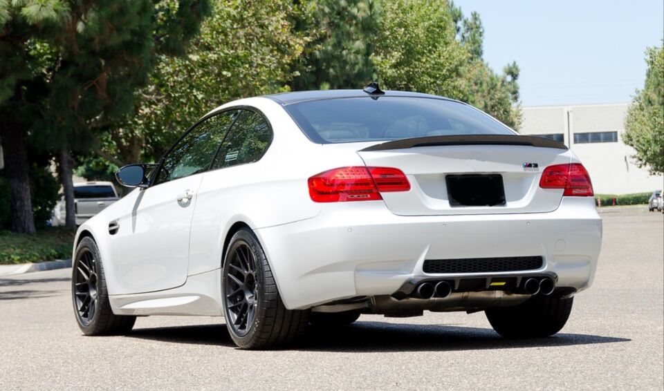 3 SERISI E92 IÇIN UYUMLU MT SPOILER  - PIANO BLACK (PARLAK SIYAH)