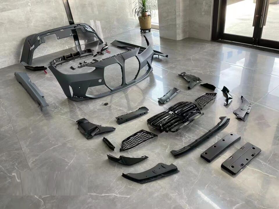 4 SERISI G22 M4 BODY KIT (ÖN ARKA TAMPON MARSPIYEL PANJUR)  2 KAPI
