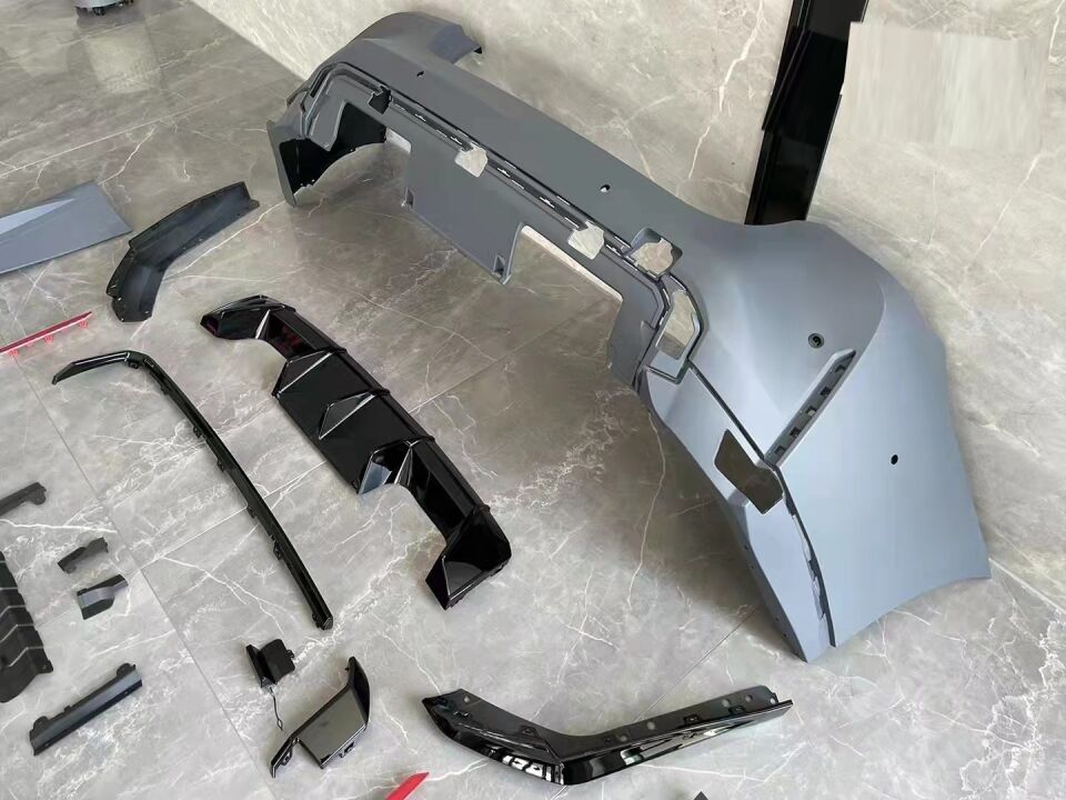 4 SERISI G22 M4 BODY KIT (ÖN ARKA TAMPON MARSPIYEL PANJUR)  2 KAPI