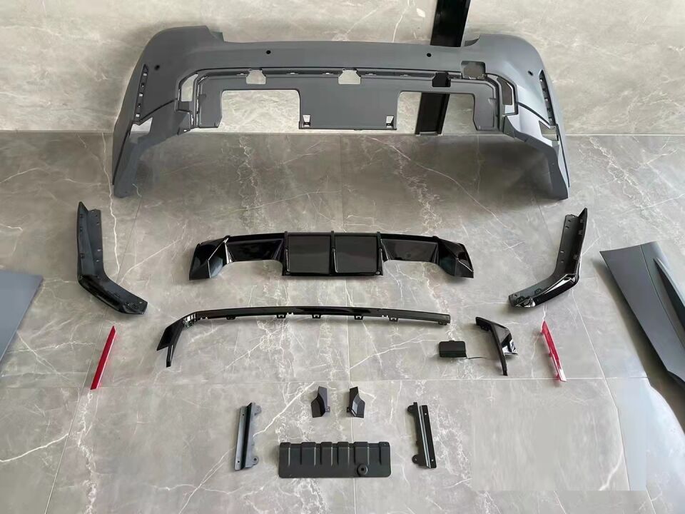 4 SERISI G22 M4 BODY KIT (ÖN ARKA TAMPON MARSPIYEL PANJUR)  2 KAPI
