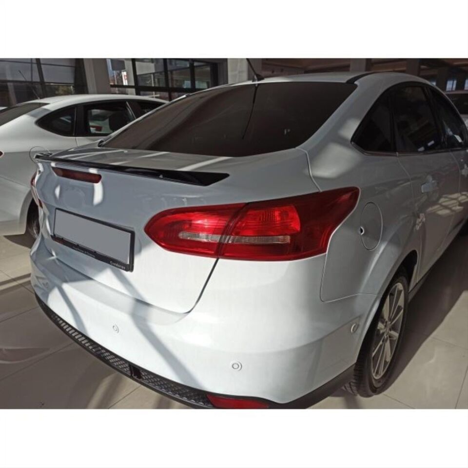 FOCUS IÇIN UYUMLU 2014-2018 HYBRID SPOILER   - PIANO BLACK (PARLAK SIYAH)