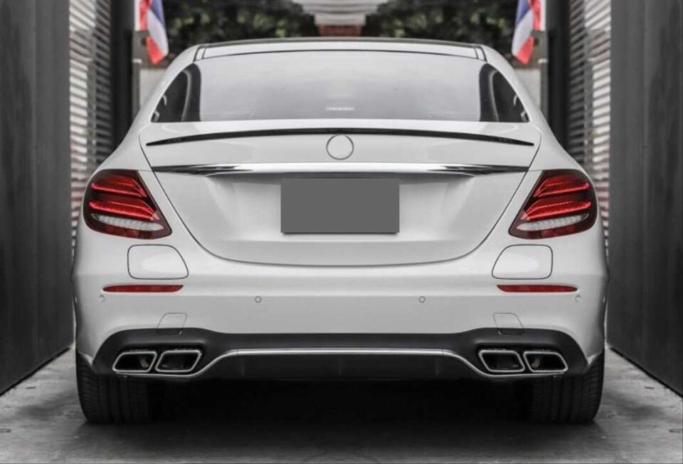 W213 2016-2019 E SERISI ICIN UYUMLU TAIWAN STIL SPOILER-PIANO BLACK