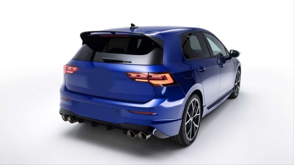 GOLF 8 IÇIN UYUMLU R DIFUZOR (PIANO BLACK) - 4 EGZOZ  (Life,Style,Impression Paket için)
